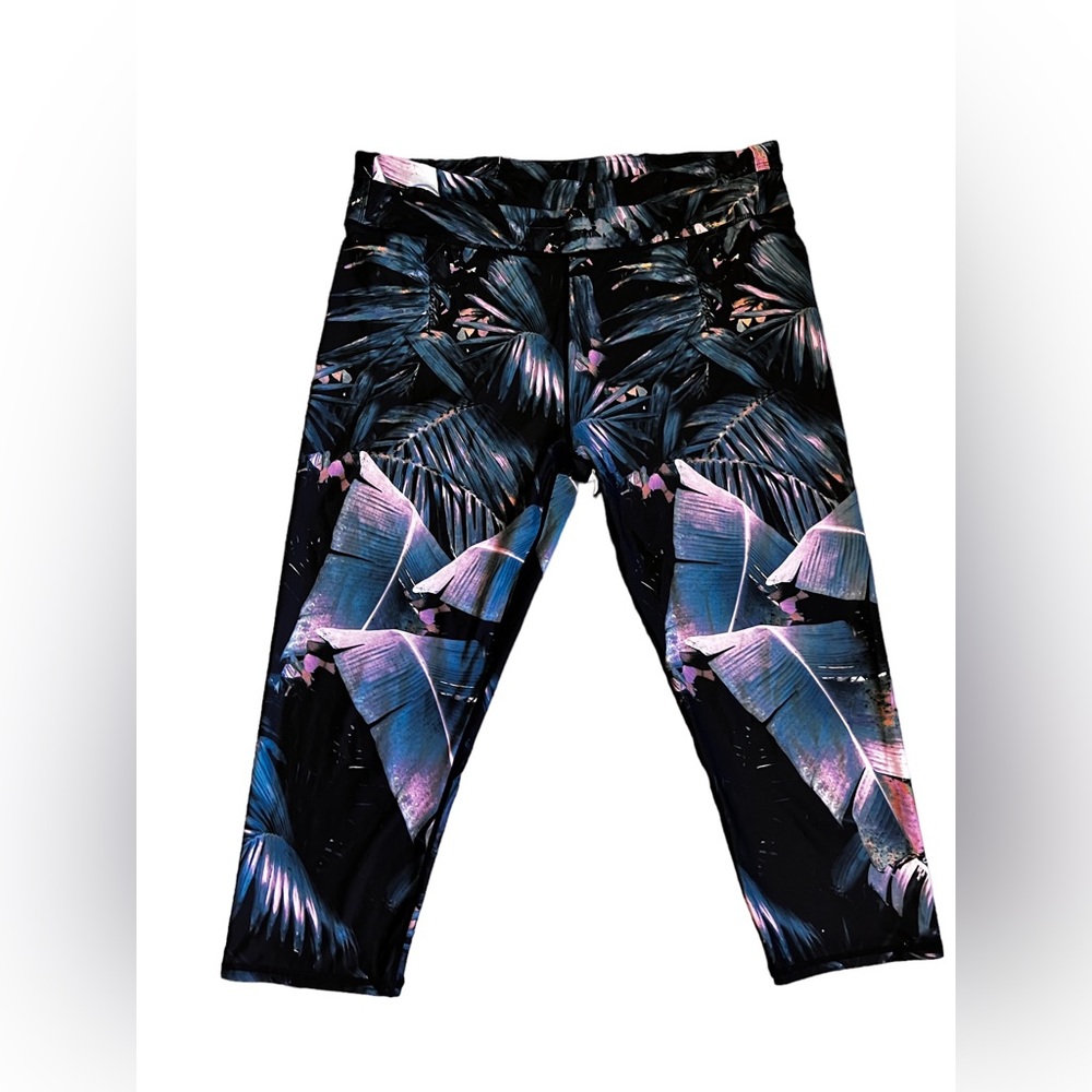 Fabletics 1X Capri Tropical Print Leggings w/Pockets